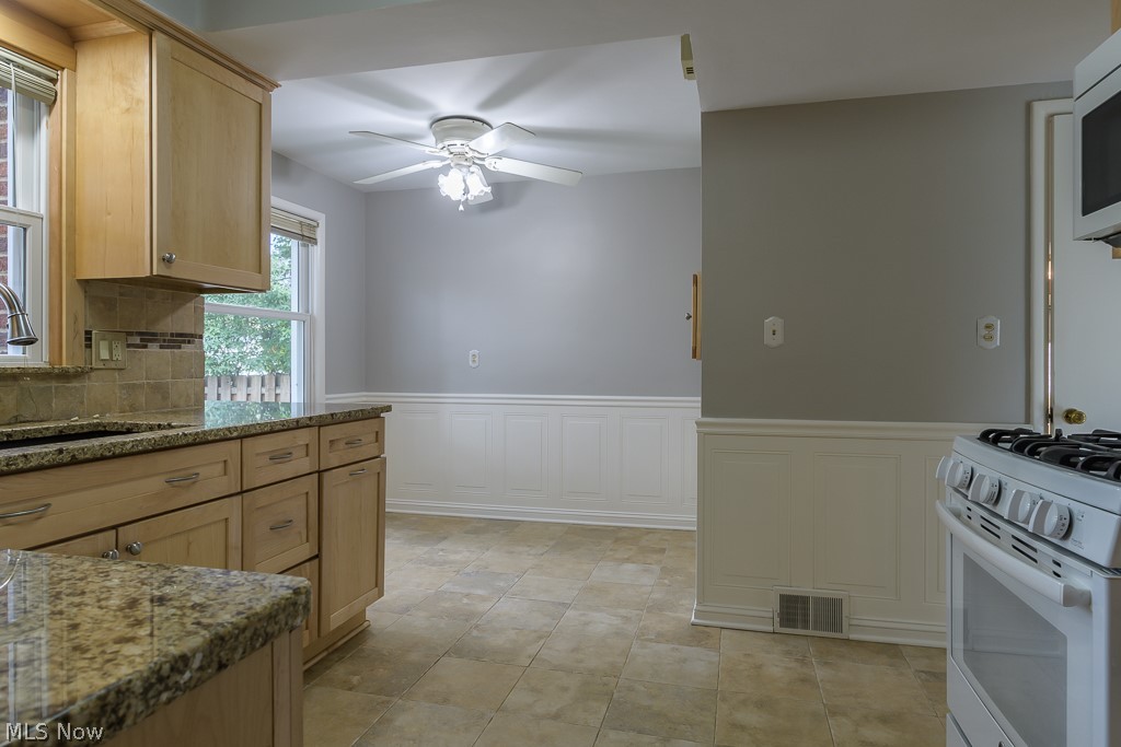 2416 Traymore Road Cleveland, OH 44118 - Photo 8 of 31 Gallery Image 8