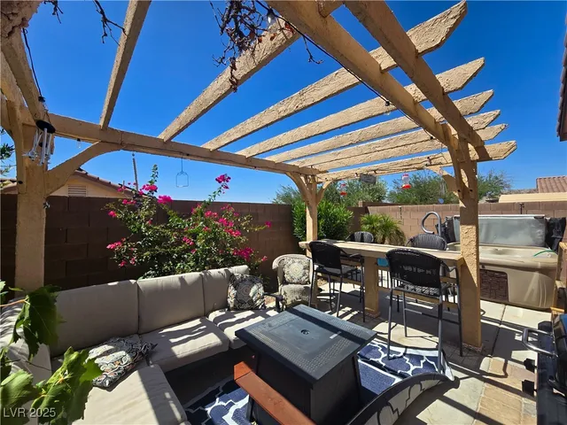 $399,990 | 2079 Port Royal Drive, Laughlin, NV 89029