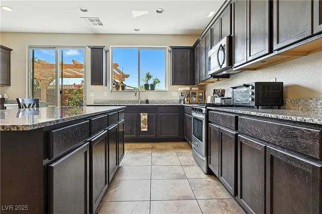 $399,990 | 2079 Port Royal Drive, Laughlin, NV 89029