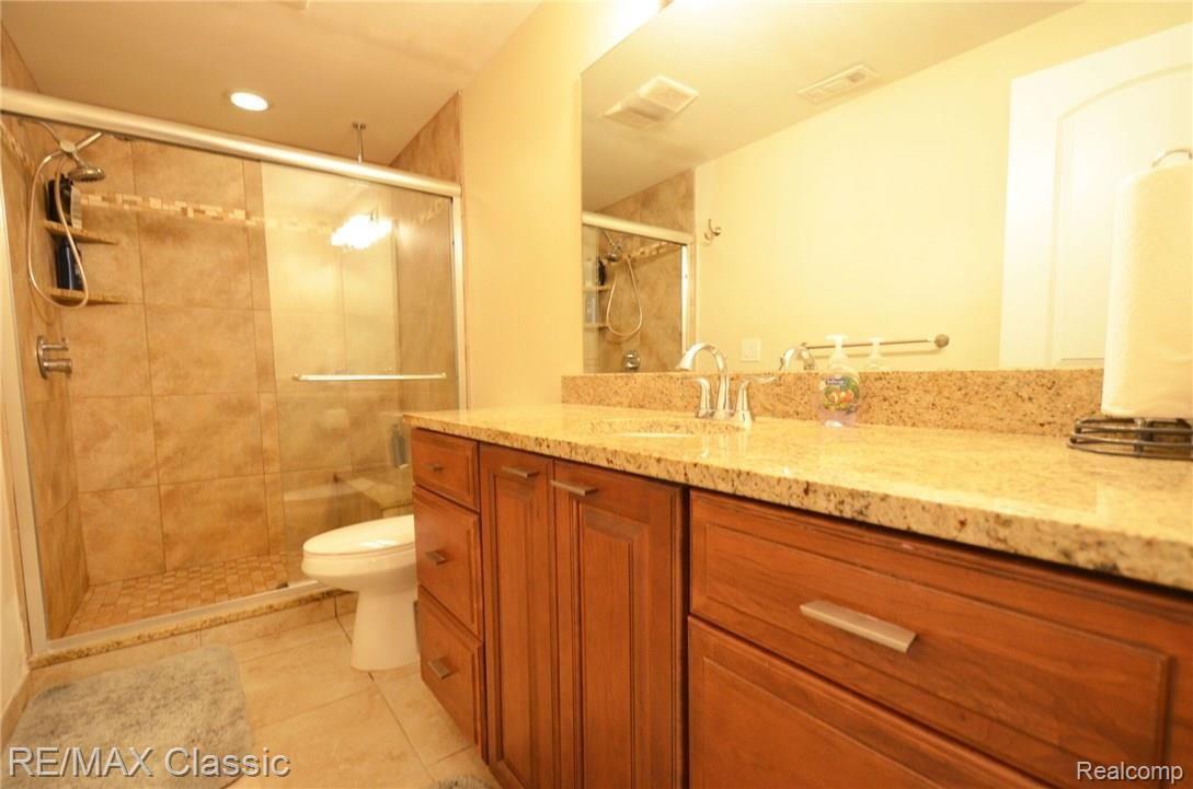 3473 Moberly Road Commerce Township, MI 48382 - Photo 20 of 31 3473 Moberly Road35.JPG