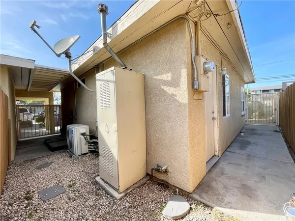 $1,900 | 16773 Randall Avenue, Unit A, Fontana, CA 92335