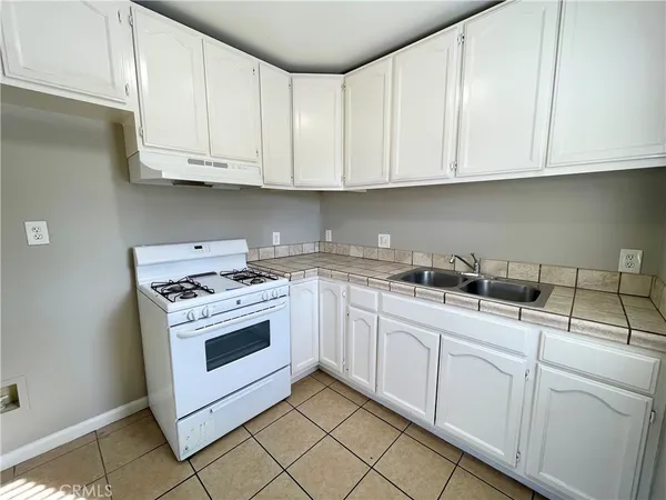 $1,900 | 16773 Randall Avenue, Unit A, Fontana, CA 92335