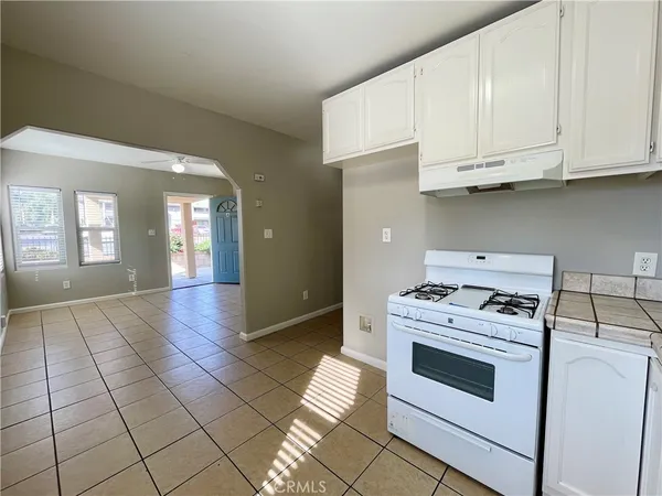 $1,900 | 16773 Randall Avenue, Unit A, Fontana, CA 92335