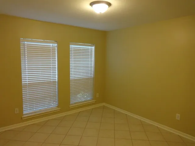 $2,650 | 104 Laguna Pointe Drive, League City, TX 77573