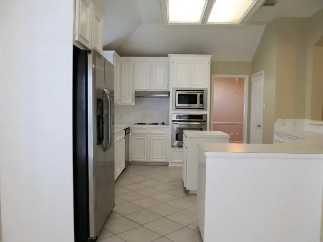 $2,650 | 104 Laguna Pointe Drive, League City, TX 77573