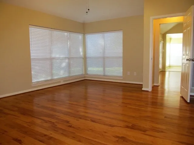 $2,650 | 104 Laguna Pointe Drive, League City, TX 77573