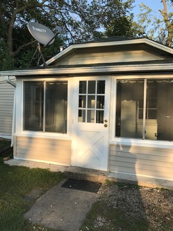 1811 Prairie Street Glenview, IL 60025 - Photo 18 of 22 a view of a house with a yard