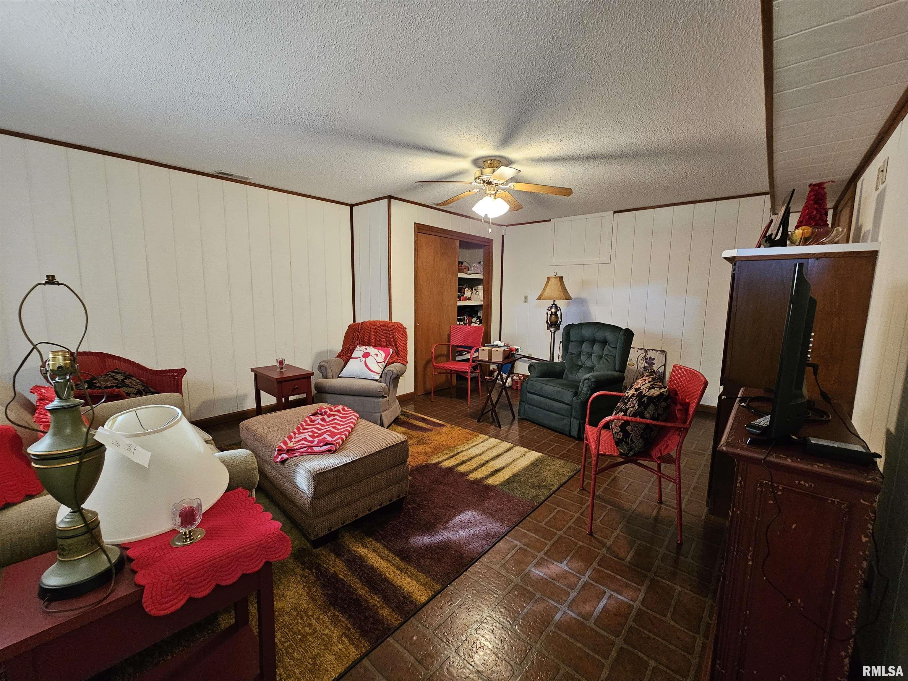 2222 Pine Street Eldorado, IL 62930 - Photo 24 of 31