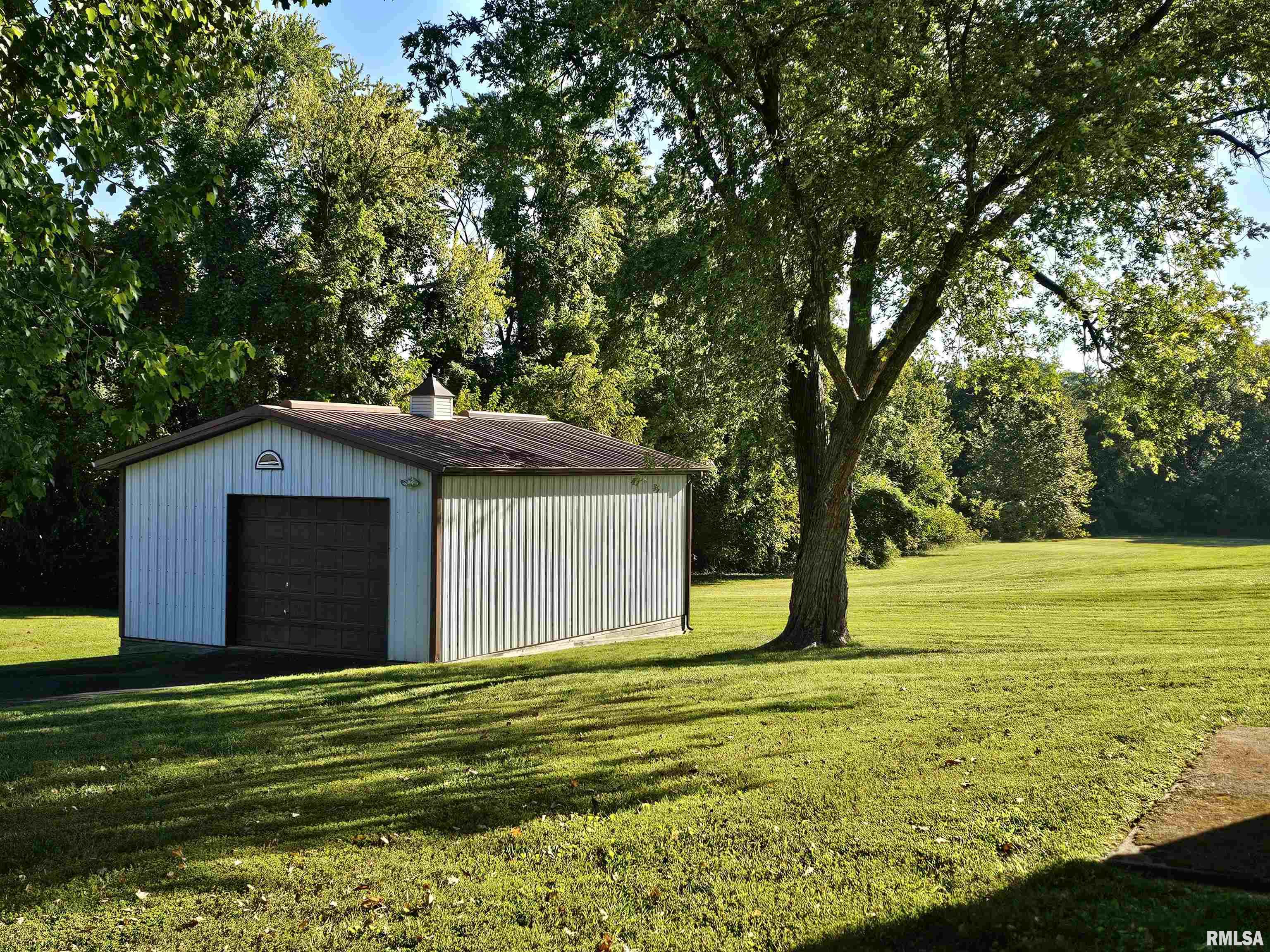 2222 Pine Street Eldorado, IL 62930 - Photo 5 of 31