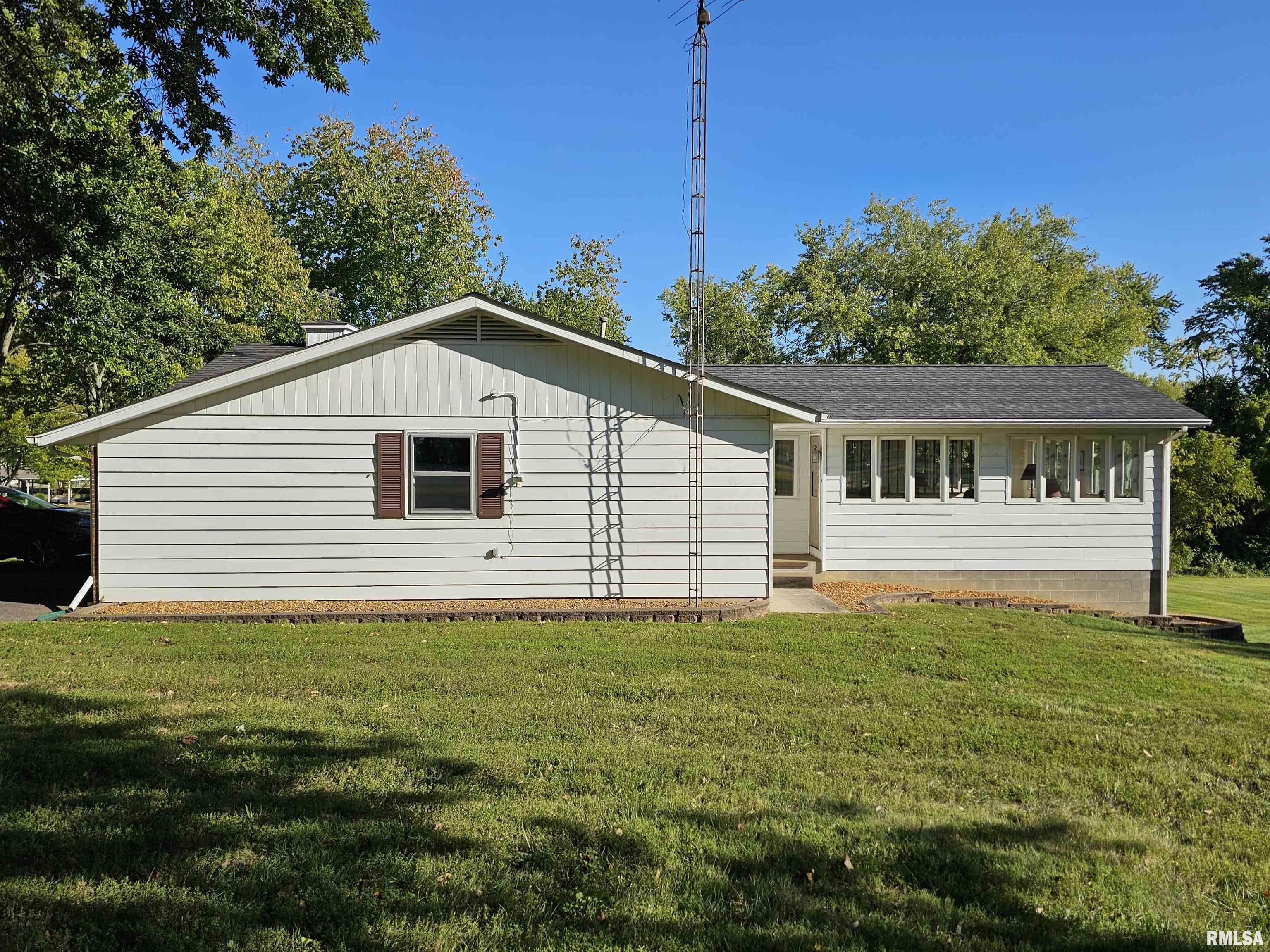 2222 Pine Street Eldorado, IL 62930 - Photo 7 of 31