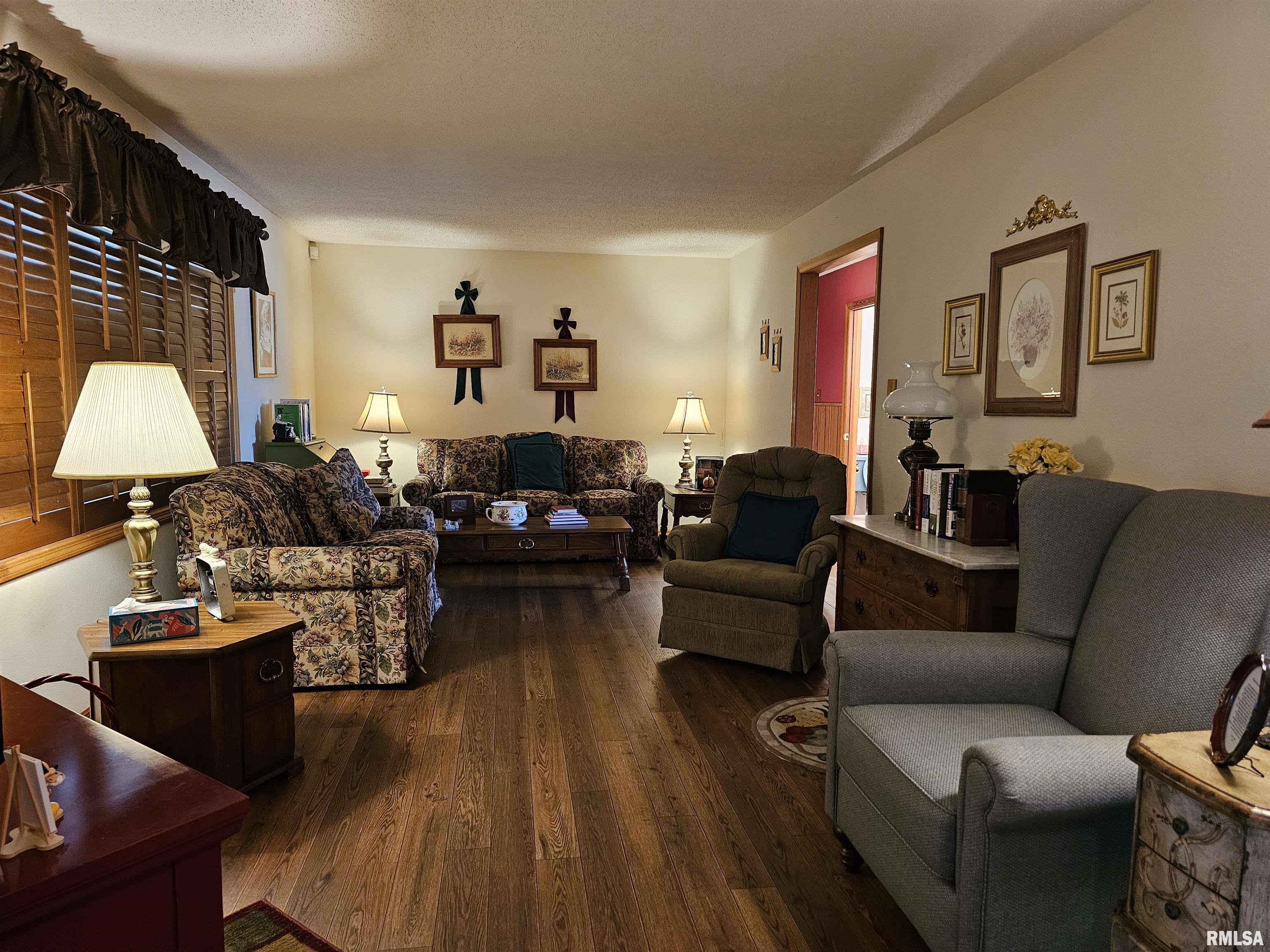 2222 Pine Street Eldorado, IL 62930 - Photo 10 of 31