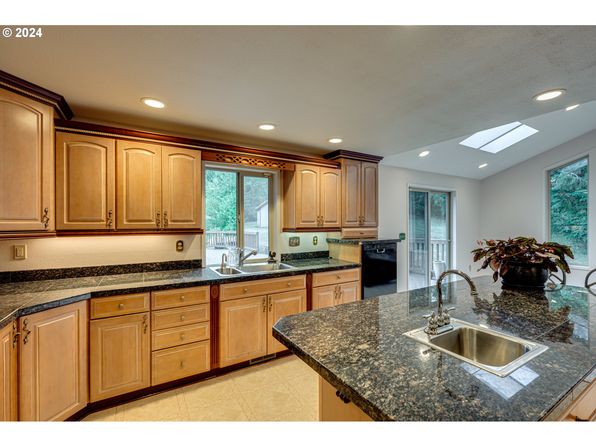 735 North Maple Hill Road Kelso, WA 98626 - Photo 7 of 48 Gallery Image 7