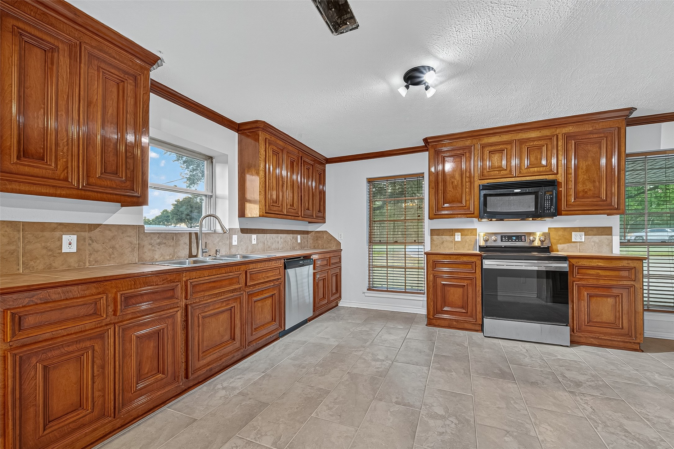 3122 Kueck Road Rosenberg, TX 77471 - Photo 6 of 25