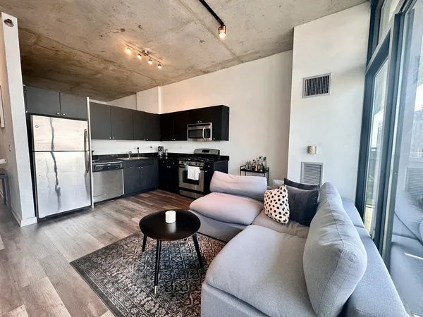 $2,450 | 235 West Van Buren Street, Unit 4409, Chicago, IL 60607