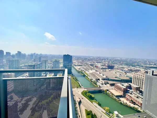 $2,450 | 235 West Van Buren Street, Unit 4409, Chicago, IL 60607