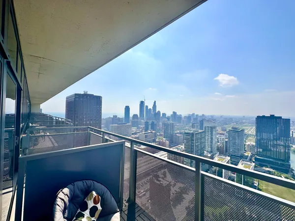 $2,450 | 235 West Van Buren Street, Unit 4409, Chicago, IL 60607