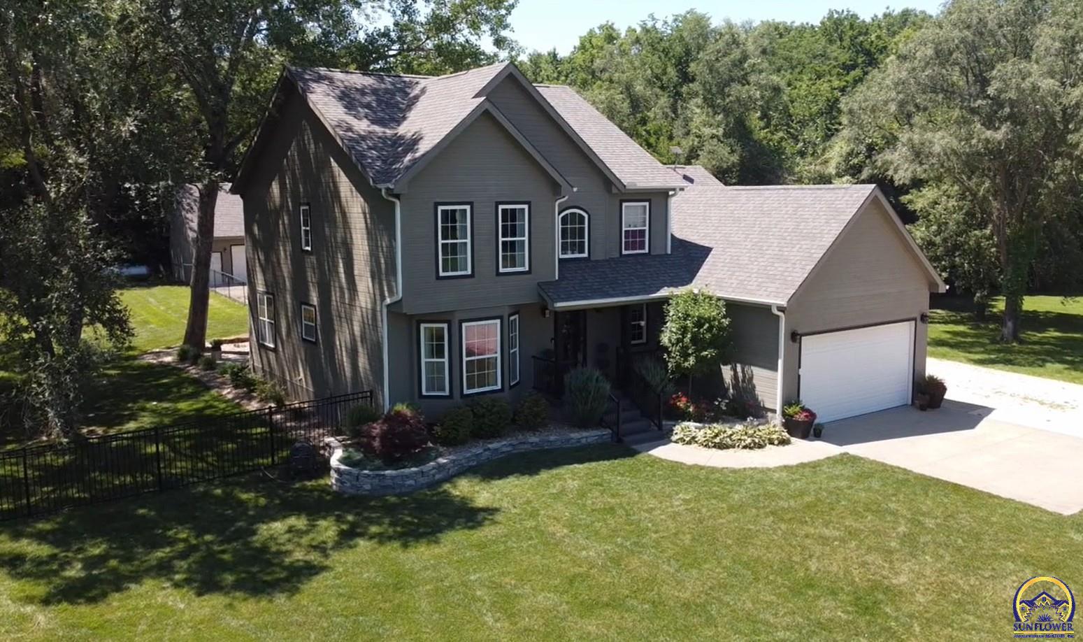 4415 Southeast West Edge Road Topeka, KS 66609 - Photo 4 of 98
