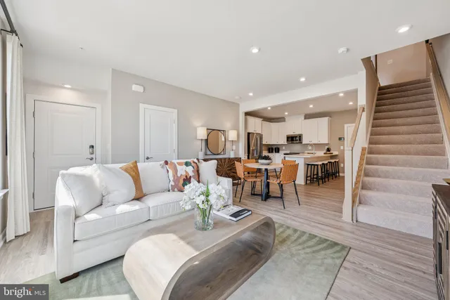 $487,782 | 13715 Cobble Loop, Woodbridge, VA 22193