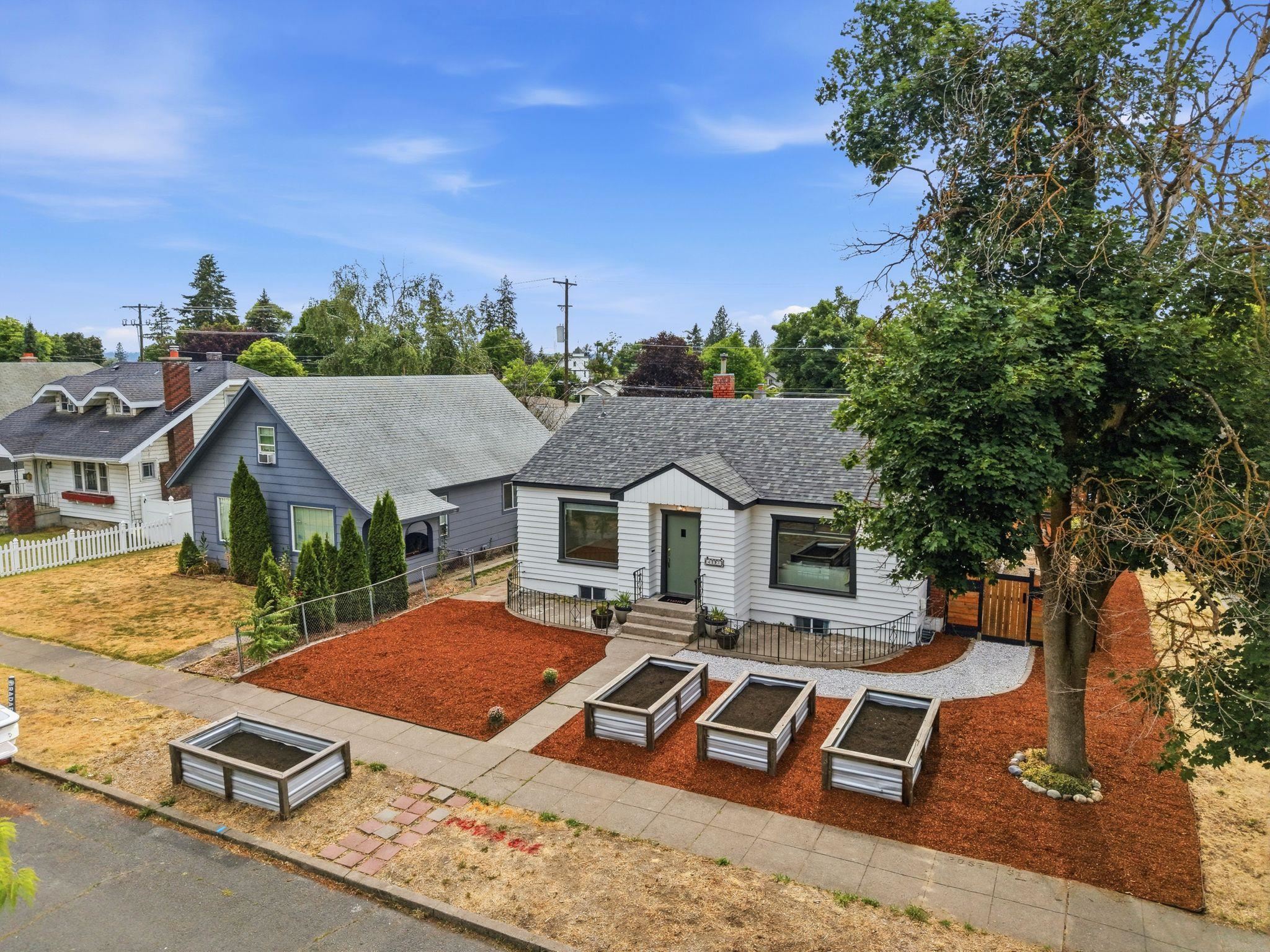 4227 North Post Street Spokane, WA 99205 - Photo 3 of 43