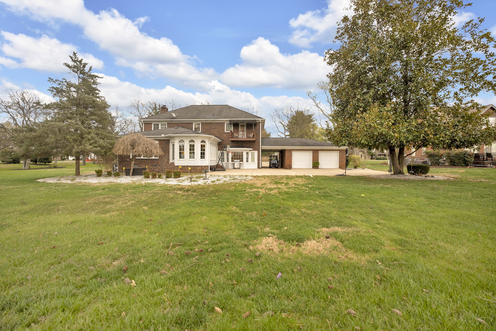 2115 Battleground Drive Murfreesboro, TN 37129 - Photo 37 of 40 a front view of a building with a garden