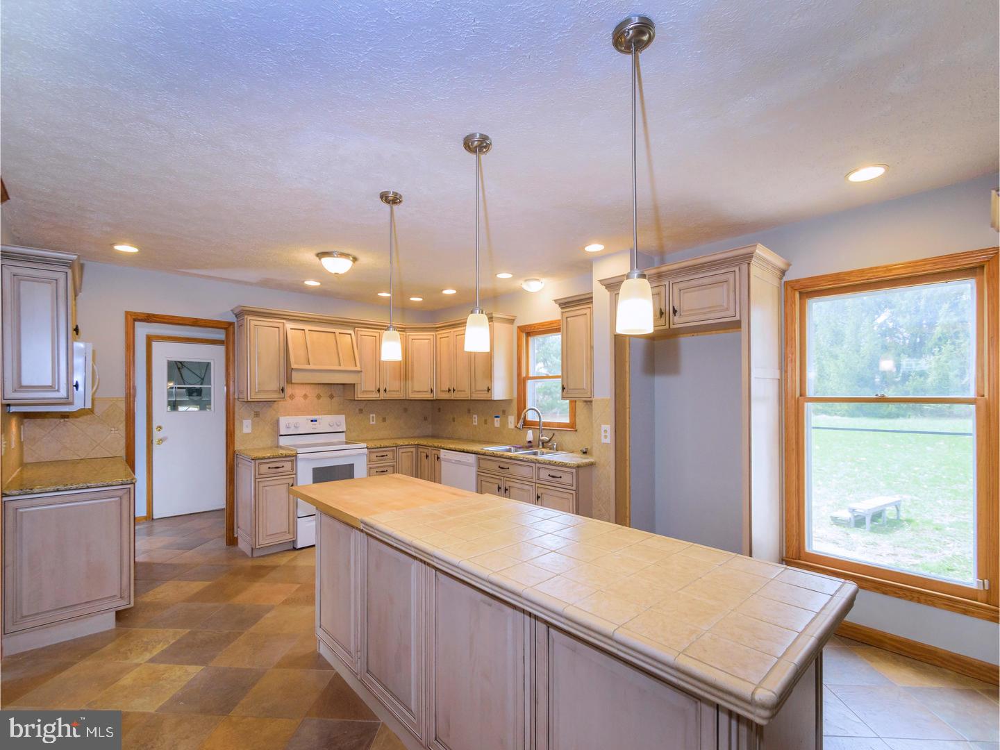 1127 Mill Road Sellersville, PA 18960 - Photo 5 of 21 Gallery Image 5
