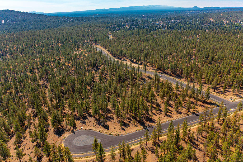 10 Skyline Ranch Road Bend, OR 97703 - Photo 5 of 22 RileyVisuals-60