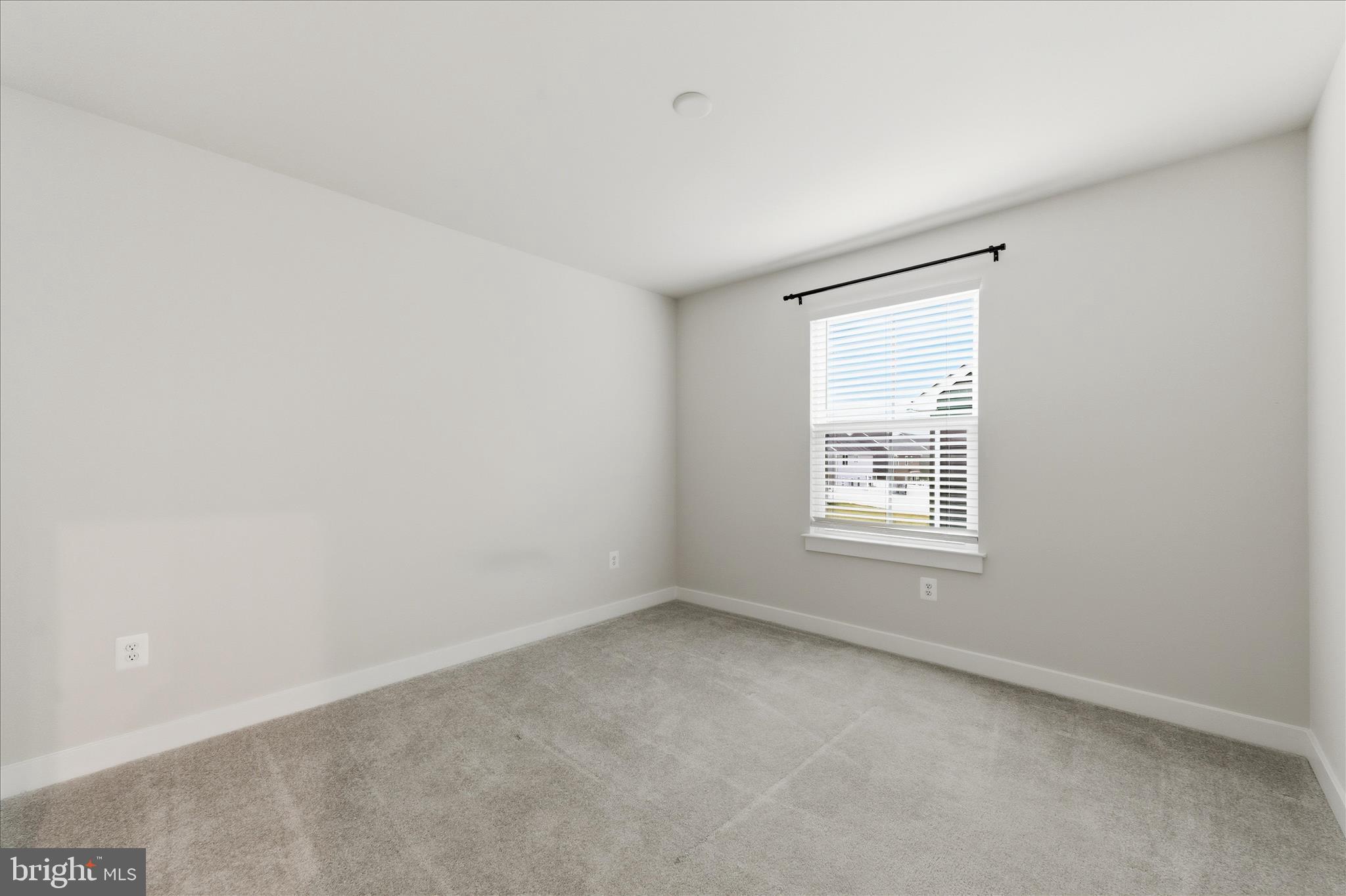 516 Rushbrook Road Martinsburg, WV 25403 - Photo 38 of 86 an empty room with a window