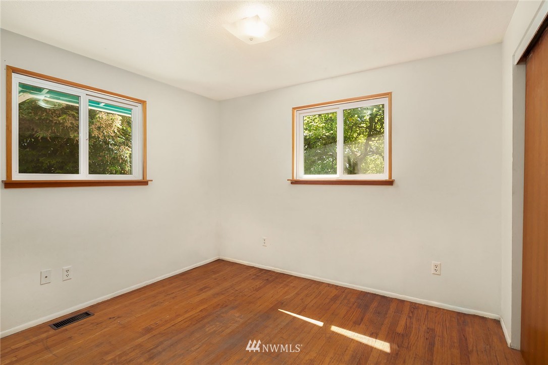 10329 Southwest Bank Road Vashon, WA 98070 - Photo 11 of 24 Gallery Image 11