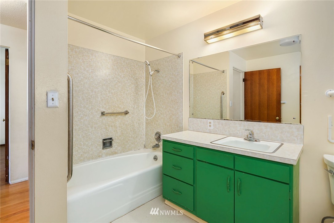 10329 Southwest Bank Road Vashon, WA 98070 - Photo 13 of 24 Gallery Image 13