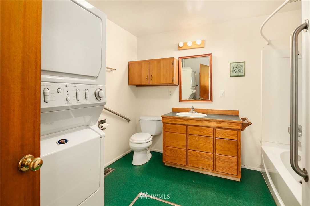 10329 Southwest Bank Road Vashon, WA 98070 - Photo 14 of 24 Gallery Image 14