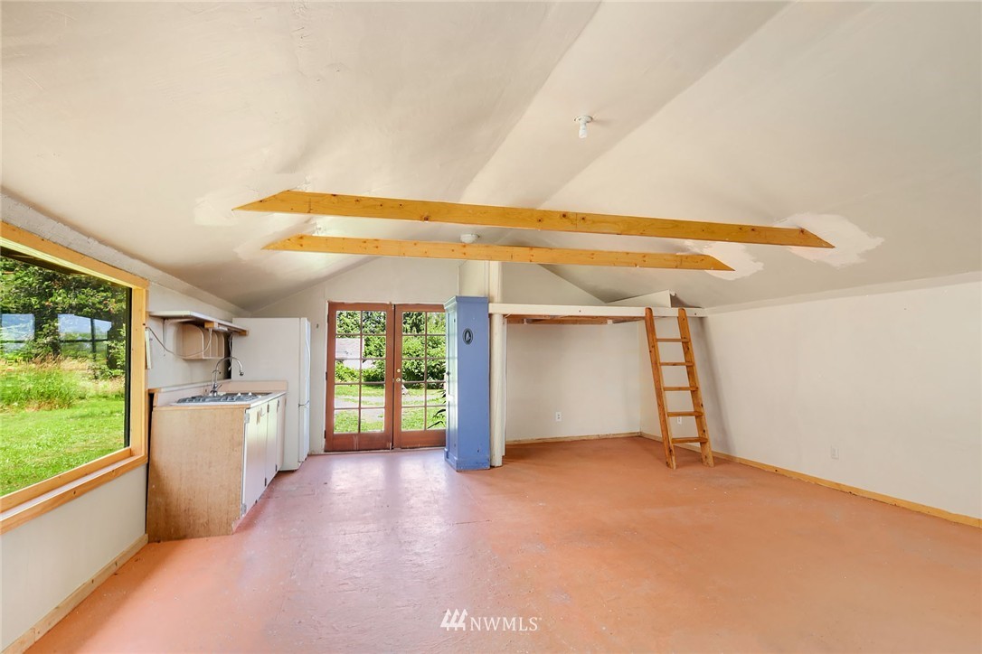 10329 Southwest Bank Road Vashon, WA 98070 - Photo 19 of 24 Gallery Image 19