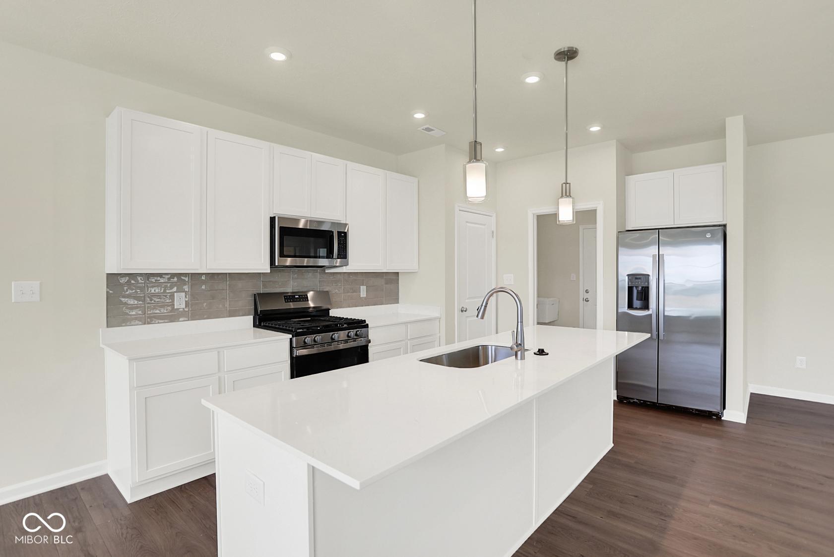 2021 Frost Line Lane Greenfield, IN 46140 - Photo 4 of 30