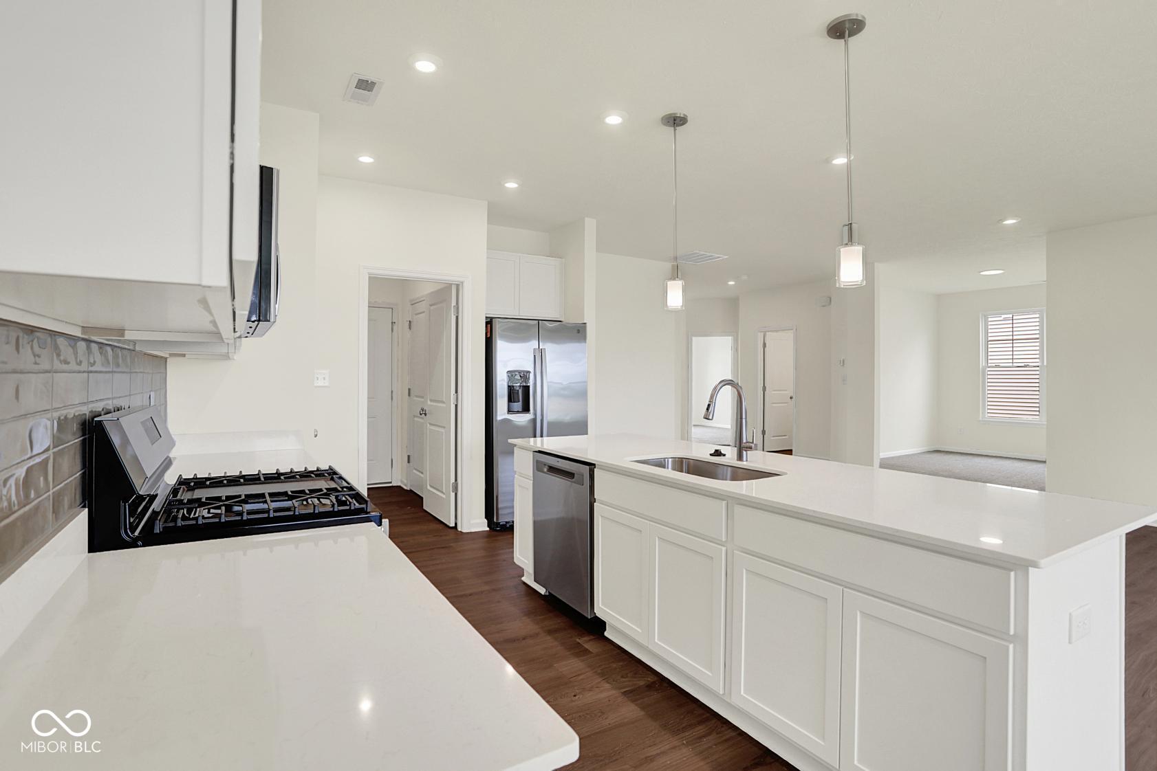 2021 Frost Line Lane Greenfield, IN 46140 - Photo 5 of 30