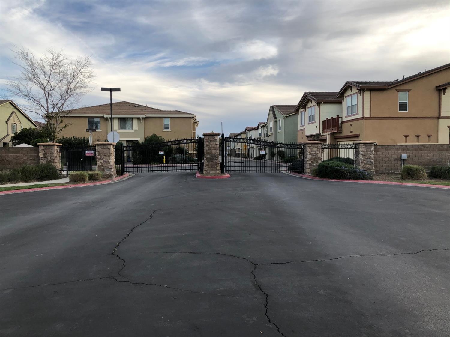 2057 Boccioni Lane Clovis, CA 93611 - Photo 2 of 33