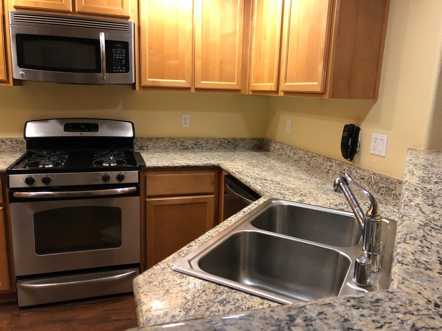 2057 Boccioni Lane Clovis, CA 93611 - Photo 11 of 33