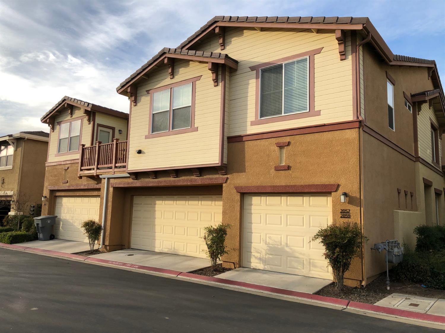 2057 Boccioni Lane Clovis, CA 93611 - Photo 3 of 33