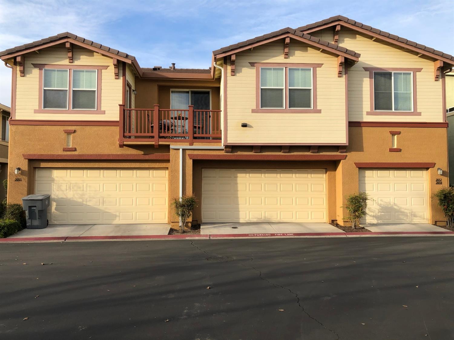 2057 Boccioni Lane Clovis, CA 93611 - Photo 4 of 33