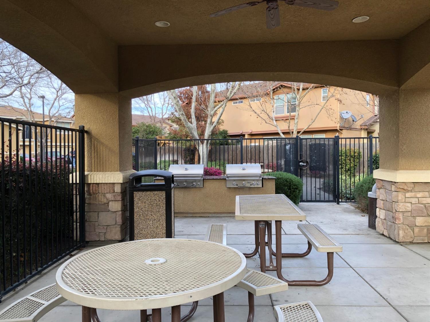 2057 Boccioni Lane Clovis, CA 93611 - Photo 32 of 33