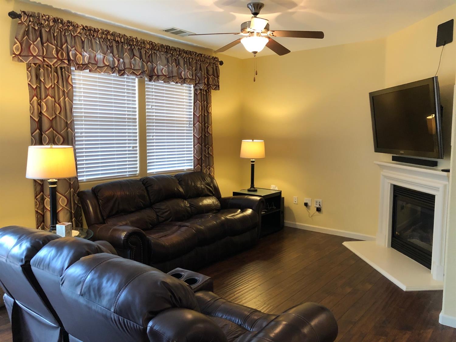 2057 Boccioni Lane Clovis, CA 93611 - Photo 5 of 33