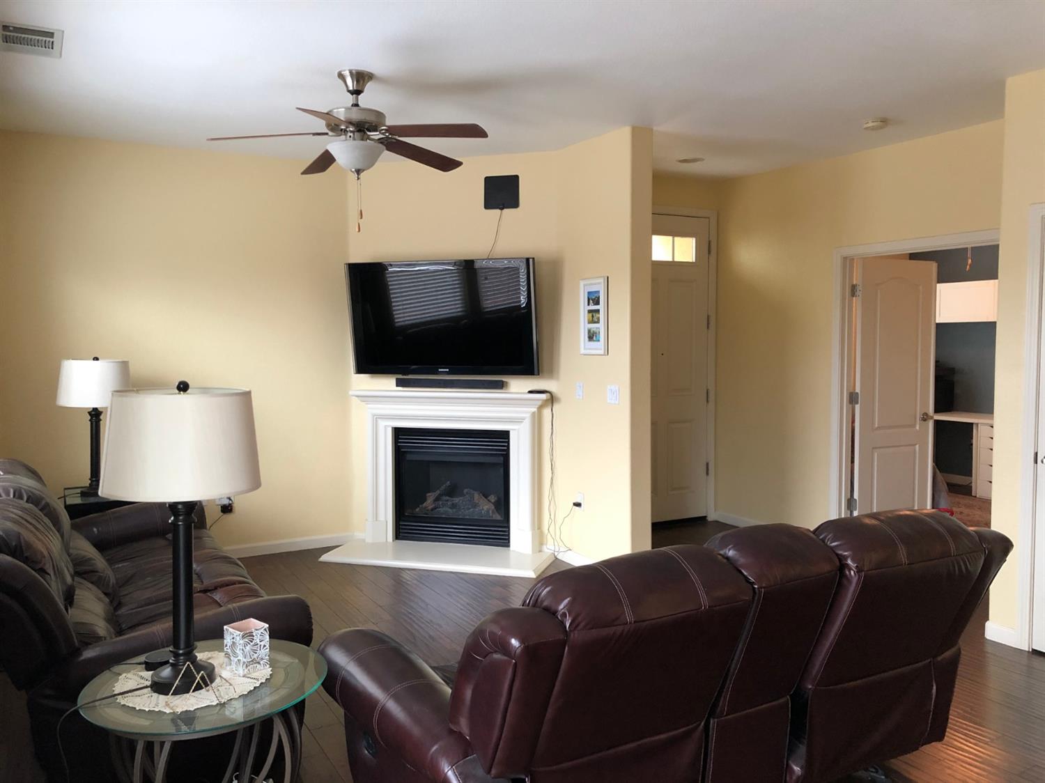 2057 Boccioni Lane Clovis, CA 93611 - Photo 6 of 33