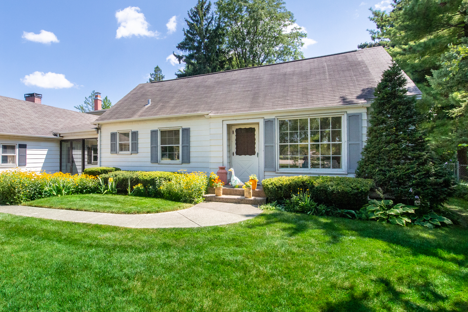 39 West Algonquin Rd