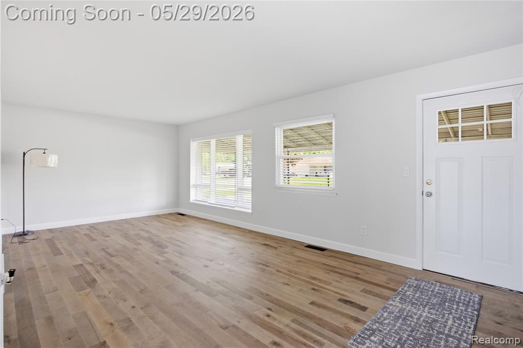 37257 Dundee Street Sterling Heights, MI 48310 - Photo 6 of 47
