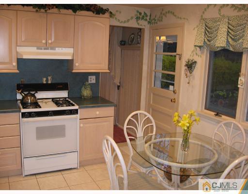 13 Drake Road Somerset, NJ 08873 - Photo 3 of 10