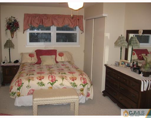 13 Drake Road Somerset, NJ 08873 - Photo 7 of 10