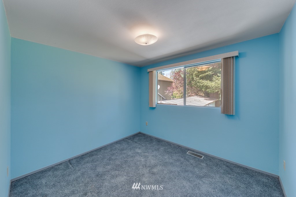 20105 8th Drive Southeast Bothell, WA 98012 - Photo 14 of 36 an empty room with a window