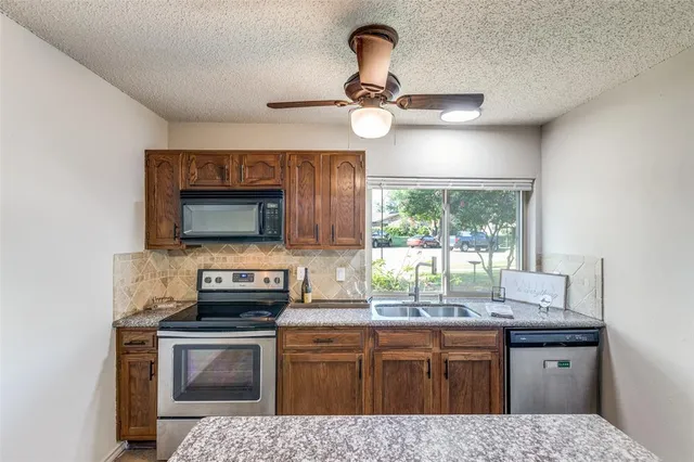 $299,900 | 3121 Trafalas Court, Garland, TX 75044