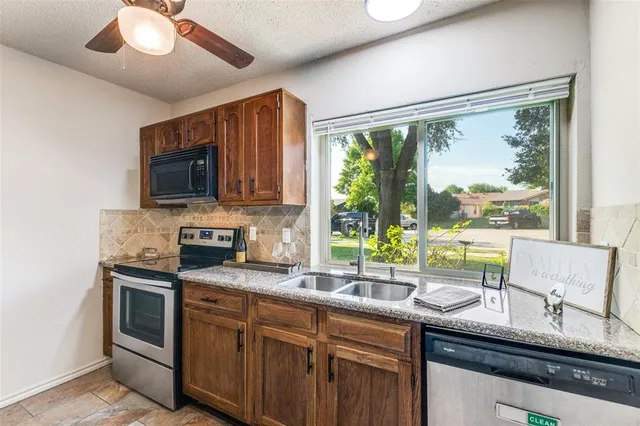 $299,900 | 3121 Trafalas Court, Garland, TX 75044