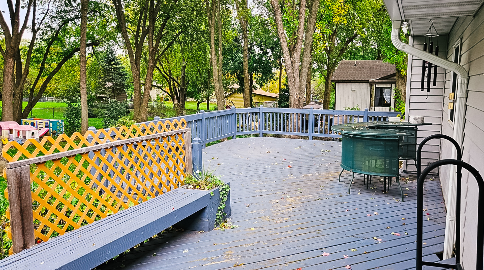1808 May Drive Johnsburg, IL 60051 - Photo 13 of 32 a view of a chairs and tables in the balcony