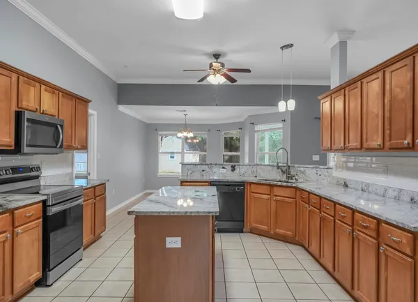 $2,300 | 5897 Saratoga Drive, Crestview, FL 32536