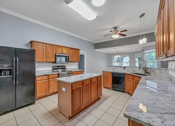 $2,300 | 5897 Saratoga Drive, Crestview, FL 32536
